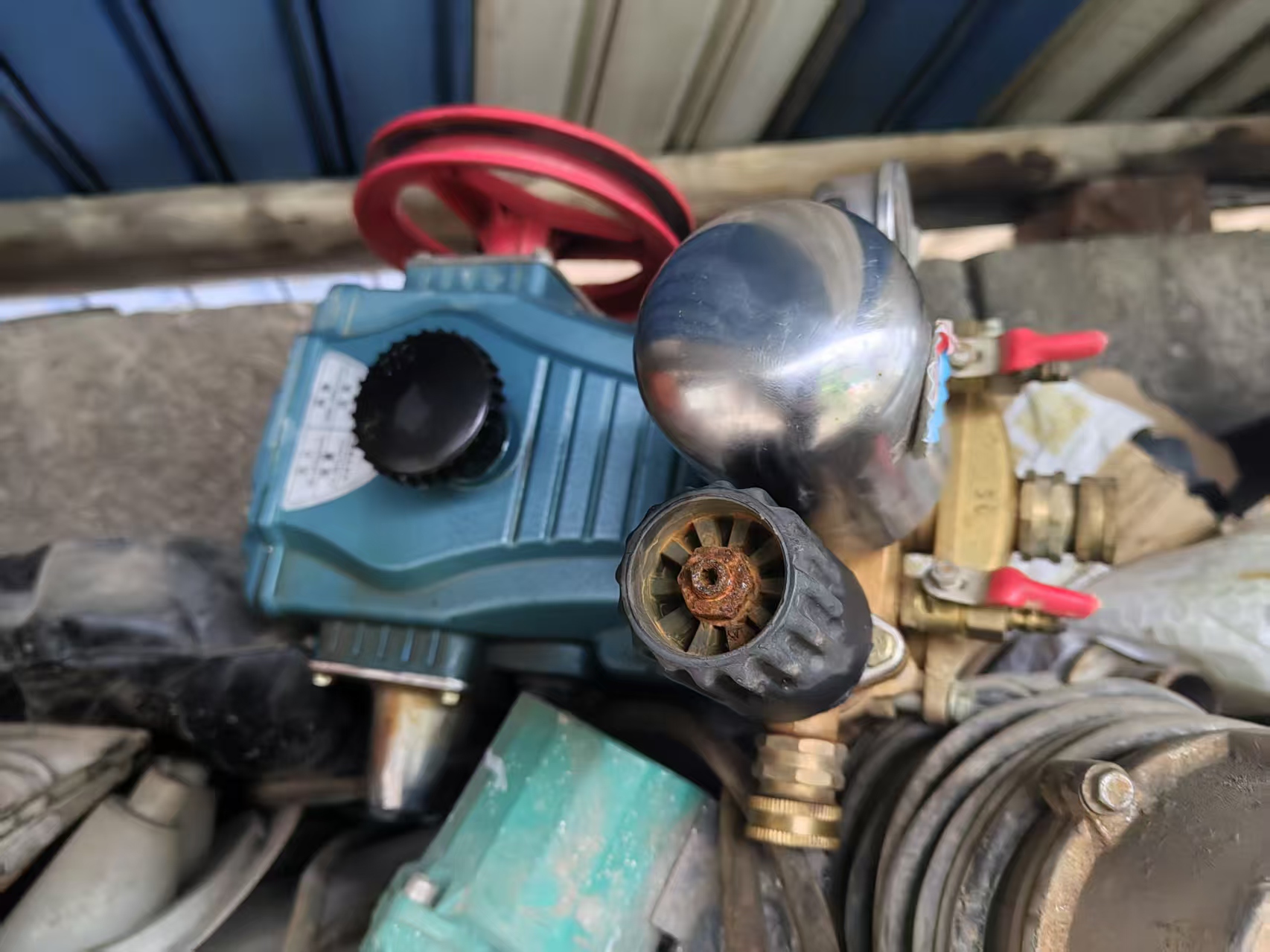 寄卖各种各样的二手机器，支付微信（15269230089）可购买，价格面议，电话