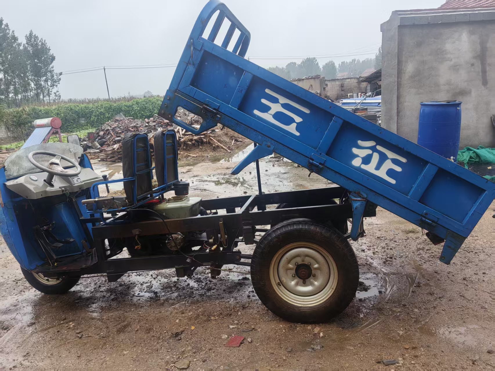 五征小银虎15马力，电起动，原价12000元，闲置，现寄卖价3000元，正常使用