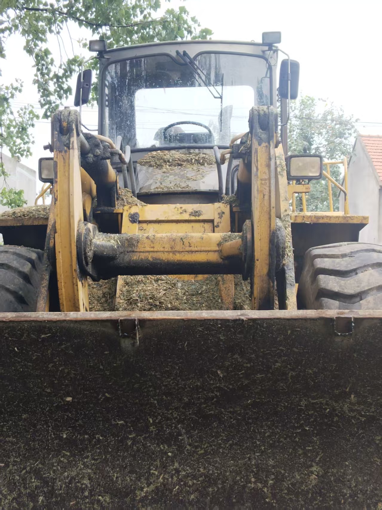 夏工50铲车，正常使用，闲置，现寄卖价45000元，支付微信（152692300