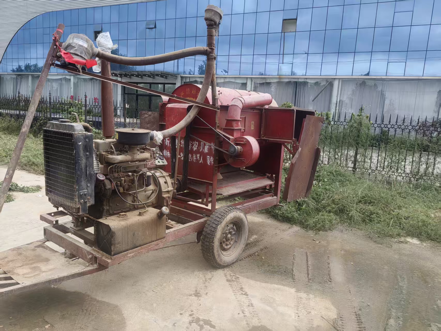 打麦机一套，4100发动机，使用很轻，原价21000元，现寄卖价4000元，支付