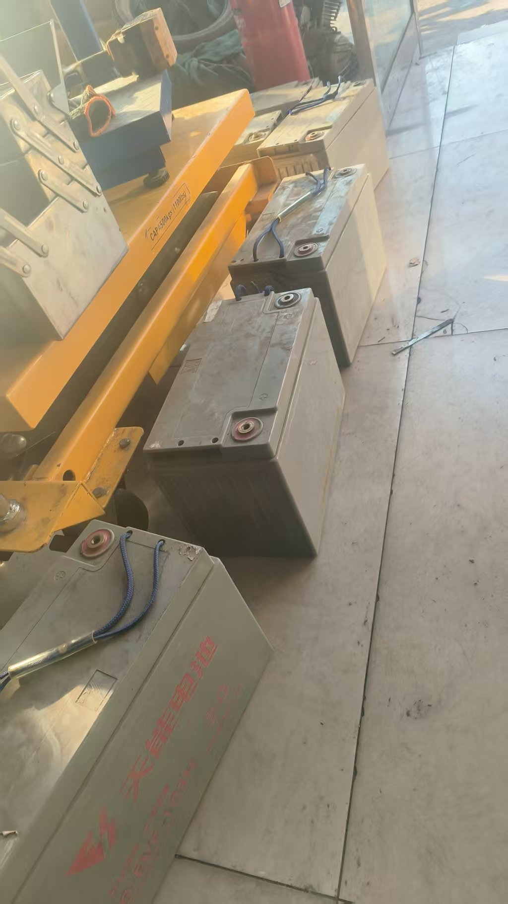 二手电轿四轮车大电池，